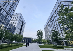 <b>安保、等一坐式办事</b>